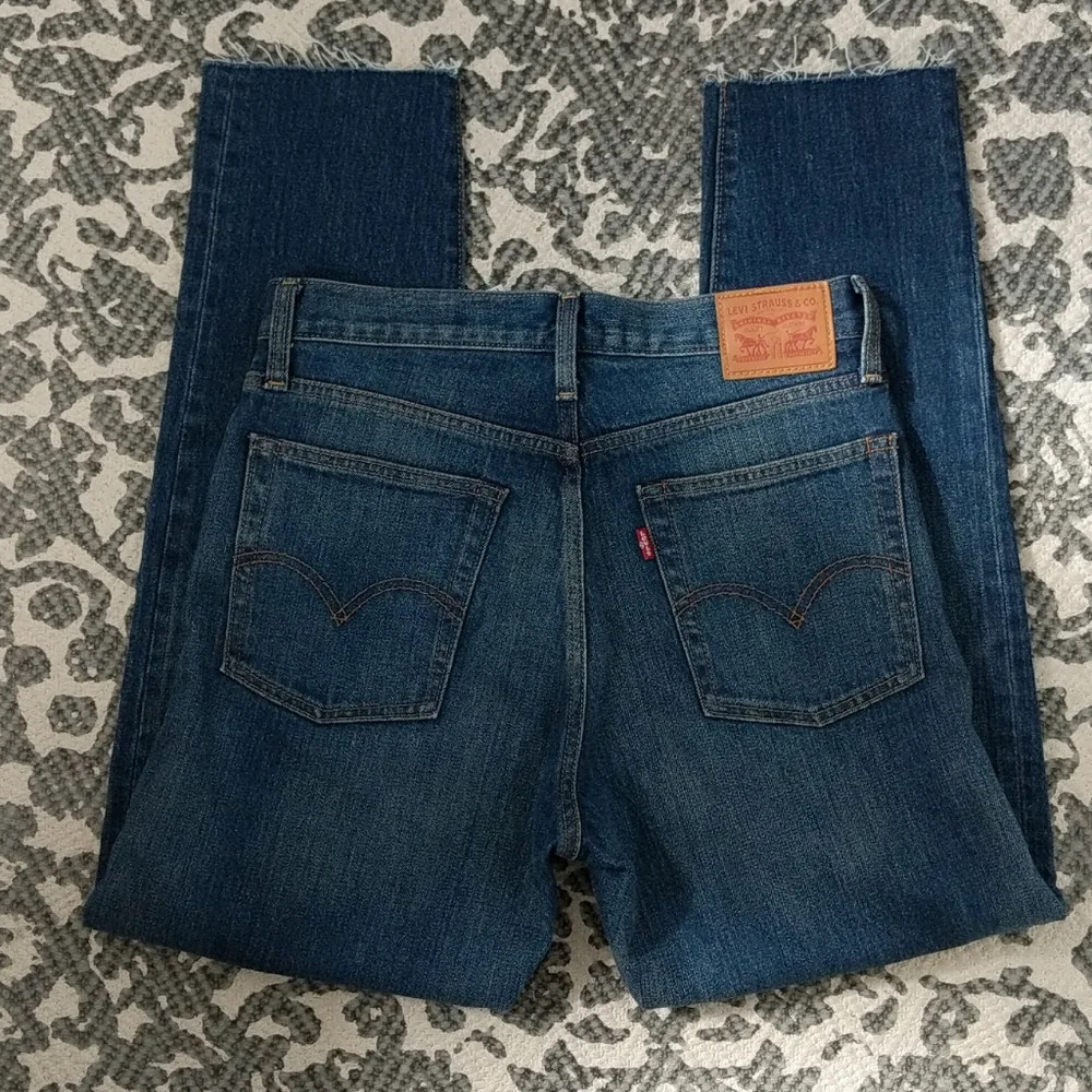 EUC Levi's white oak cone jeans - Picture 2 of 13